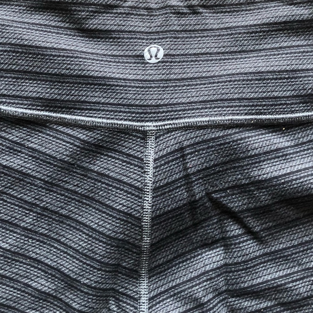 Lululemon cropped leggings - Picture 3 of 3